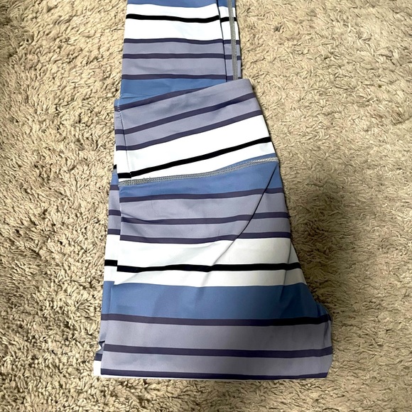 Zyia stripe leggings medium - Picture 1 of 1